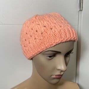 Knit hat peach new.